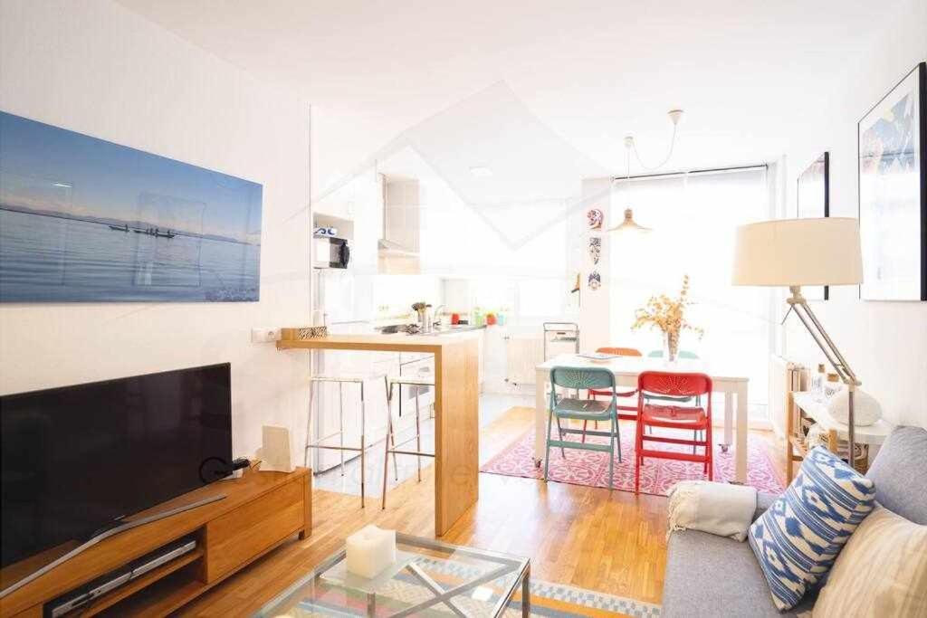 Colours Apartamento Овьедо Экстерьер фото